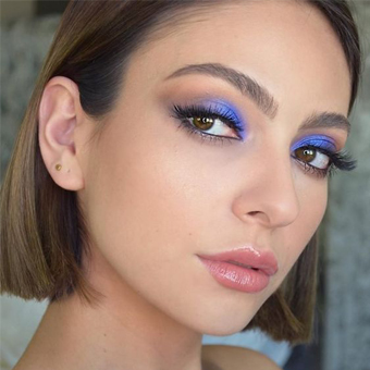 Blog | Cyzone | 10 looks con maquillaje azul para lucir en verano