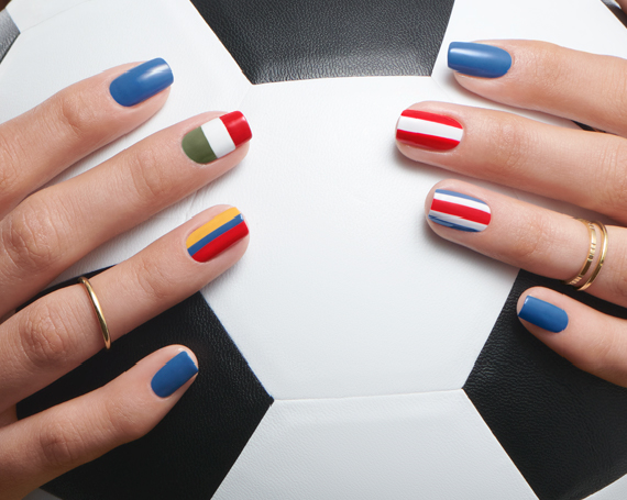 Diseño de uñas patrióticas para el mundial 2022