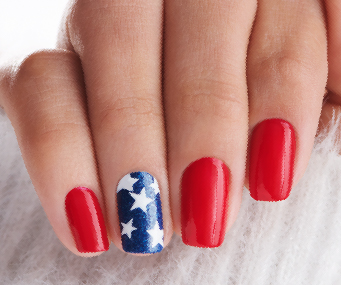 Diseño de uñas con la bandera de Estados Unidos